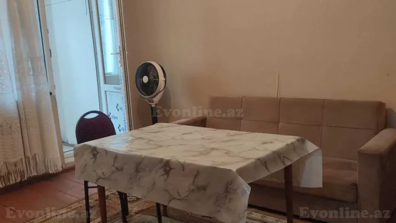 Kirayə verilir 2 otaqlı Mənzil Köhnə tikili 65 m² 3-cü mikrorayon