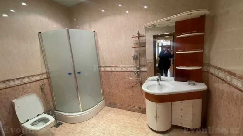 Kirayə verilir 5 otaqlı Mənzil Köhnə tikili 200 m² Elmlər Akademiyası m. - şəkil 17