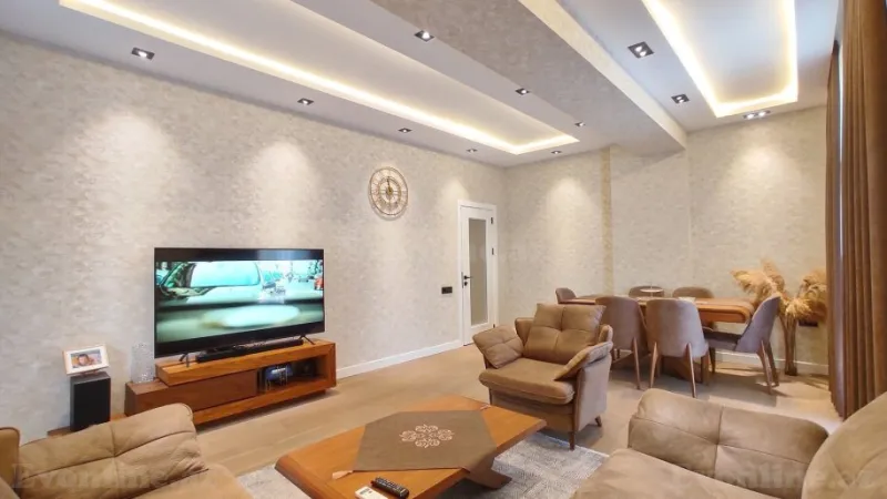 Satılır 3 otaqlı Mənzil Yeni tikili 130 m² Qara Qarayev m.