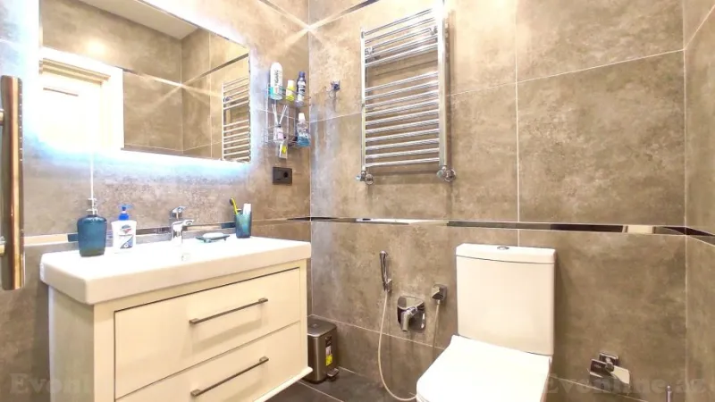 Satılır 3 otaqlı Mənzil Yeni tikili 130 m² Qara Qarayev m. - şəkil 16