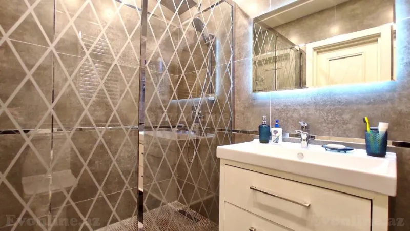 Satılır 3 otaqlı Mənzil Yeni tikili 130 m² Qara Qarayev m. - şəkil 17