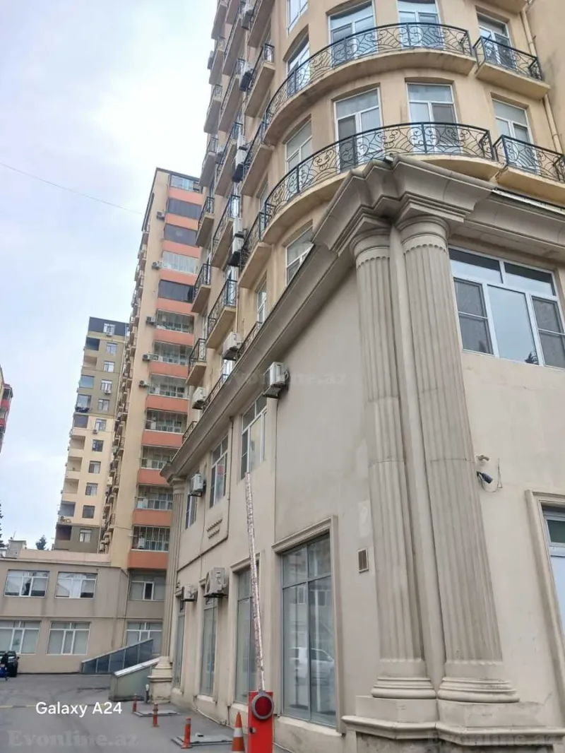 Satılır 3 otaqlı Mənzil Yeni tikili 80 m² 8-ci mikrorayon - şəkil 2