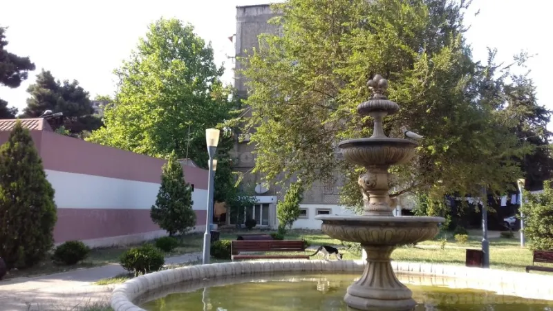 Satılır 5 otaqlı Mənzil Köhnə tikili 115 m² 8-ci mikrorayon - şəkil 2