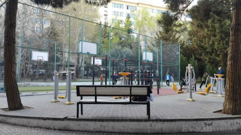 Satılır 5 otaqlı Mənzil Köhnə tikili 115 m² 8-ci mikrorayon - şəkil 2