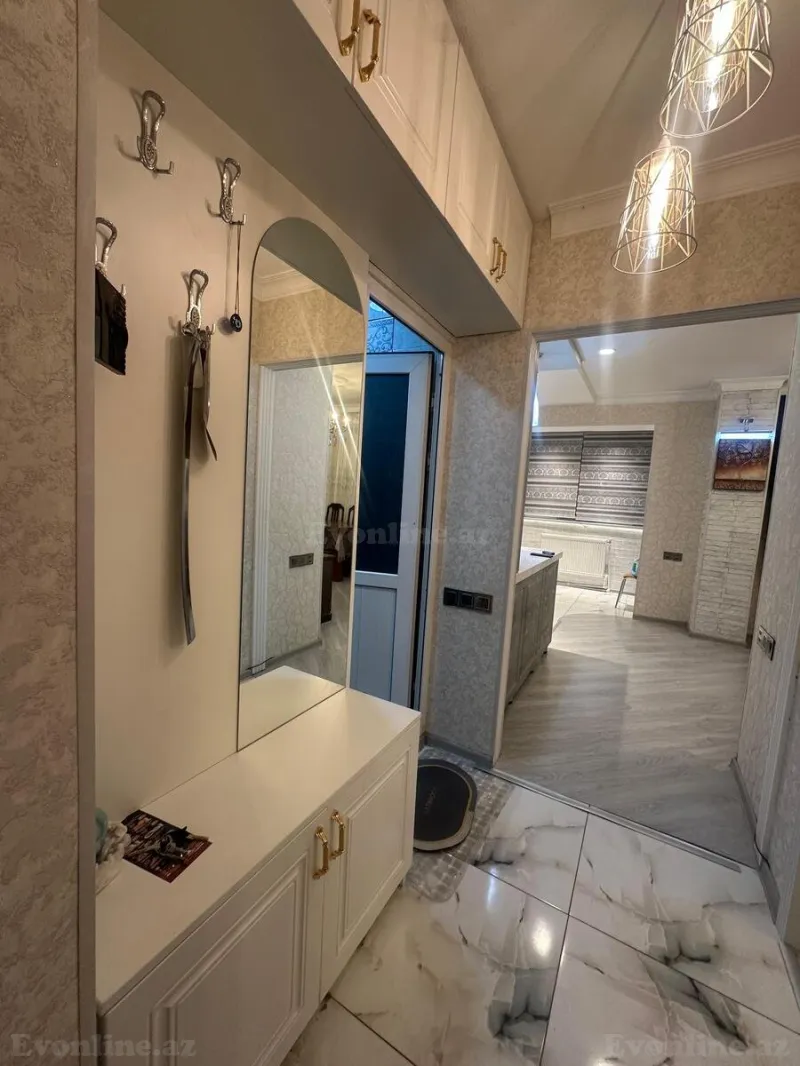 Bakı, Binəqədi r., Sulutəpəda 2 otaqlı mənzil satılır