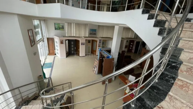 Kirayə verilir Ofis 2200 m² Nərimanov r. - şəkil 3