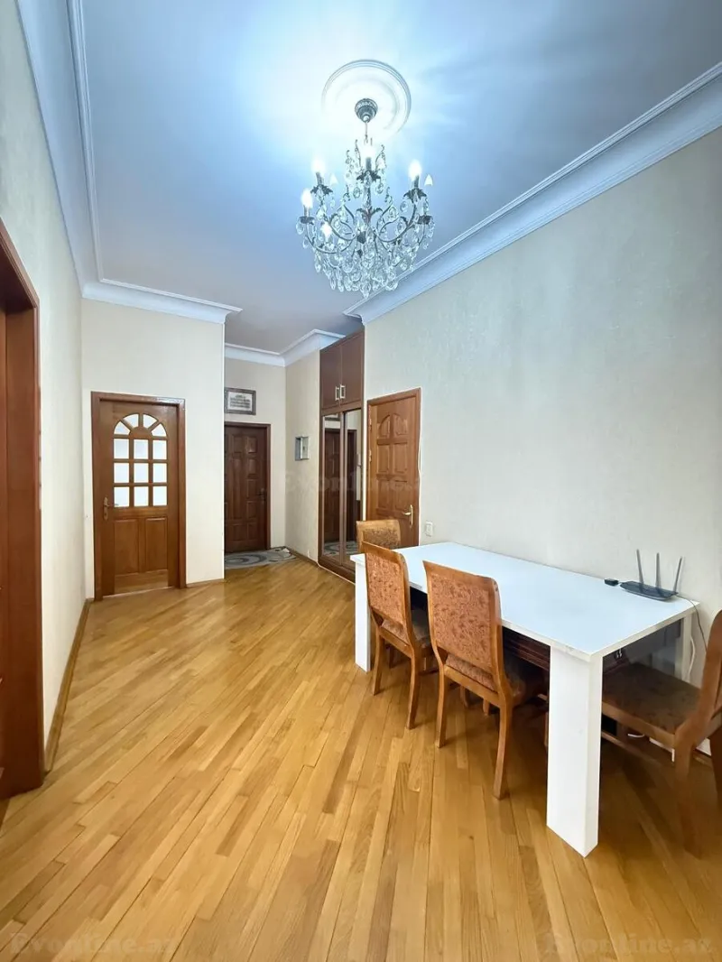 Satılır 3 otaqlı Mənzil Yeni tikili 146 m² 28 May m. - şəkil 3