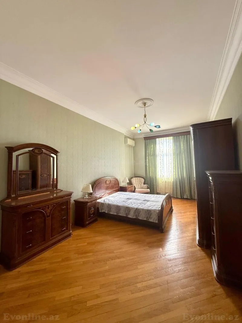 Satılır 3 otaqlı Mənzil Yeni tikili 146 m² 28 May m. - şəkil 5