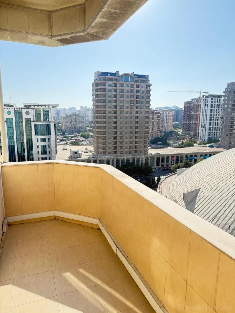 Satılır 3 otaqlı Mənzil Yeni tikili 146 m² 28 May m. - şəkil 9
