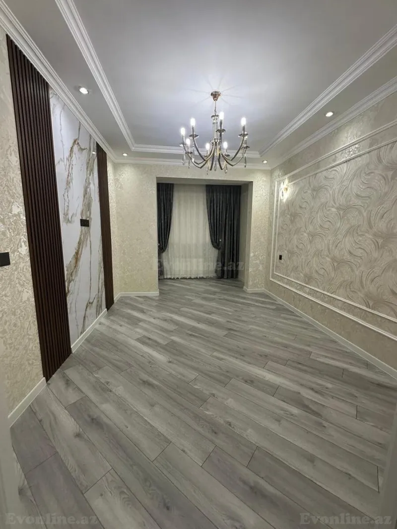 Bakı, Nəsimi r., Memar Əcəmi m., 5-ci mikrorayonda 2 otaqlı mənzil satılır