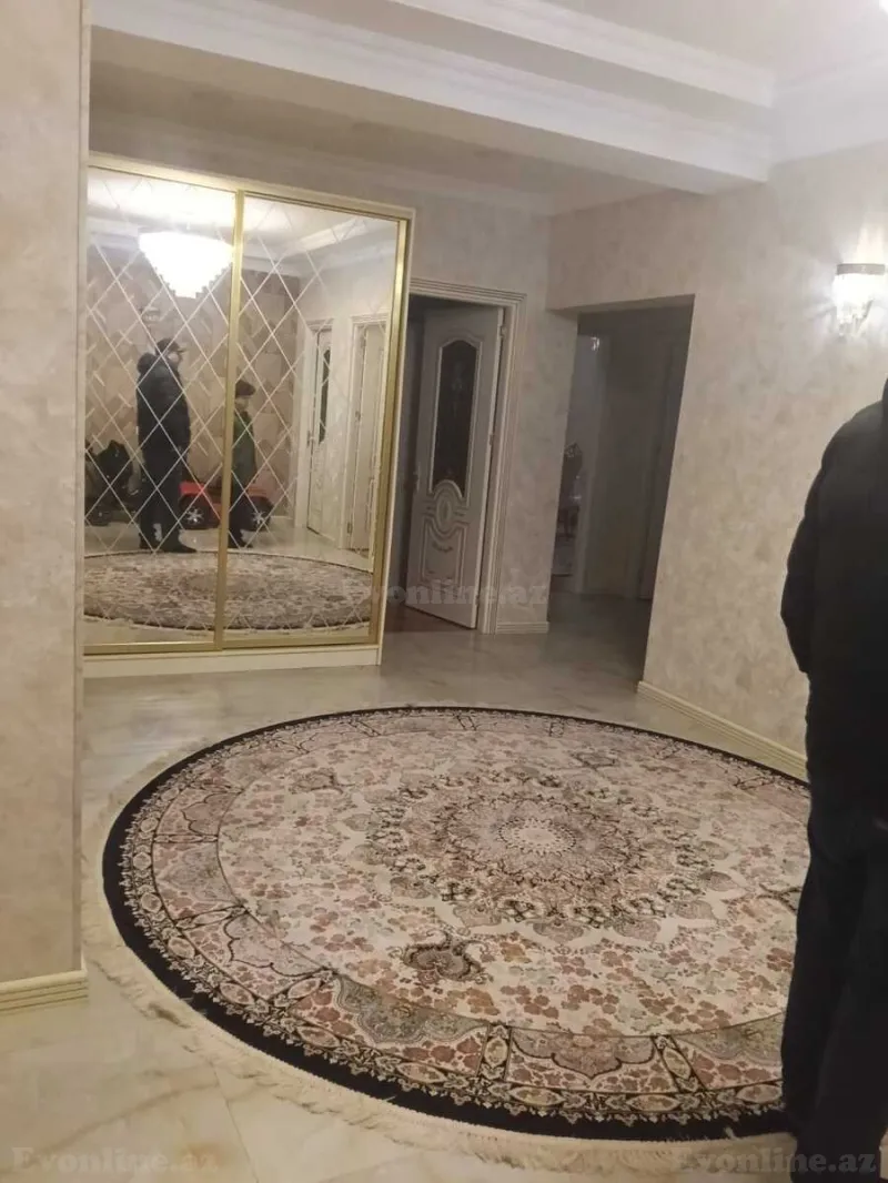 Satılır 4 otaqlı Mənzil Yeni tikili 165 m² 28 May m.