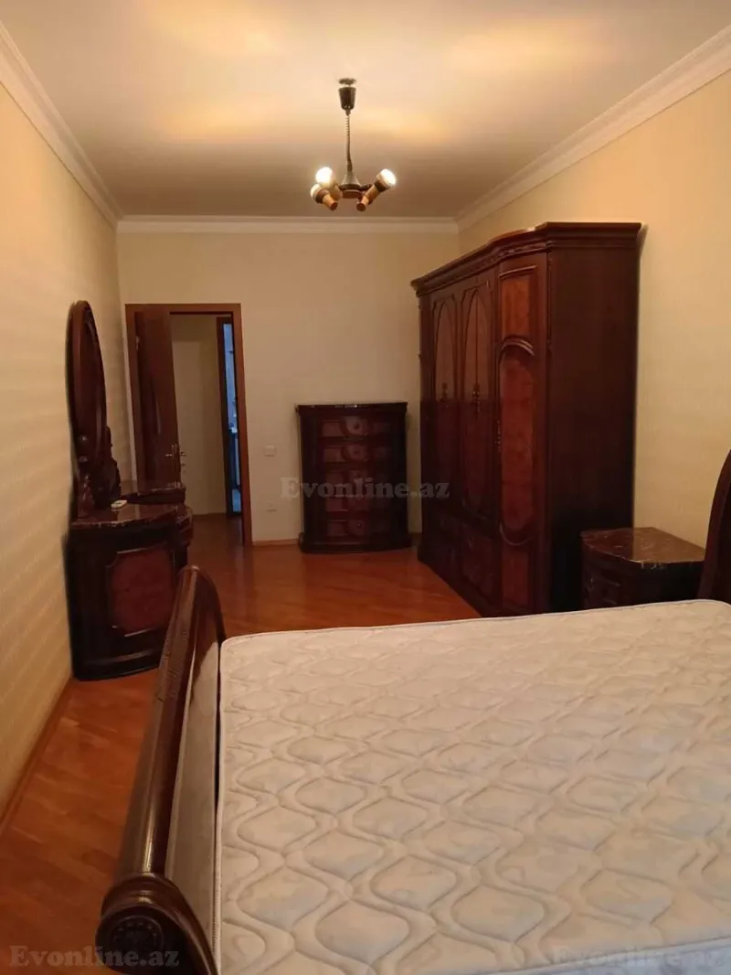 Satılır 4 otaqlı Mənzil Yeni tikili 200 m² Nəsimi r. - şəkil 5