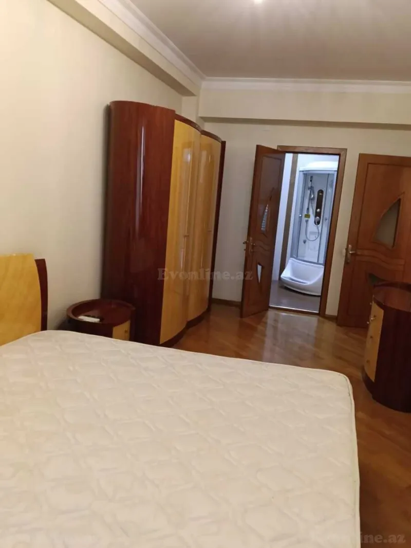 Satılır 4 otaqlı Mənzil Yeni tikili 200 m² Nəsimi r. - şəkil 8