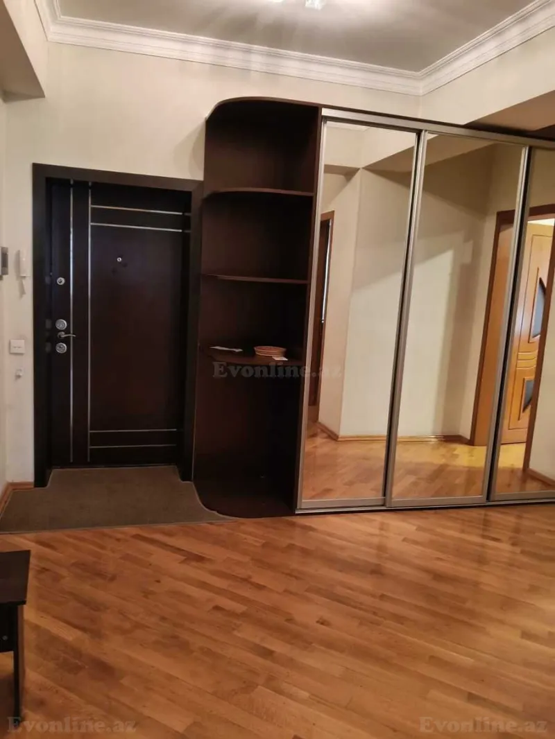 Satılır 4 otaqlı Mənzil Yeni tikili 200 m² Nəsimi r. - şəkil 14