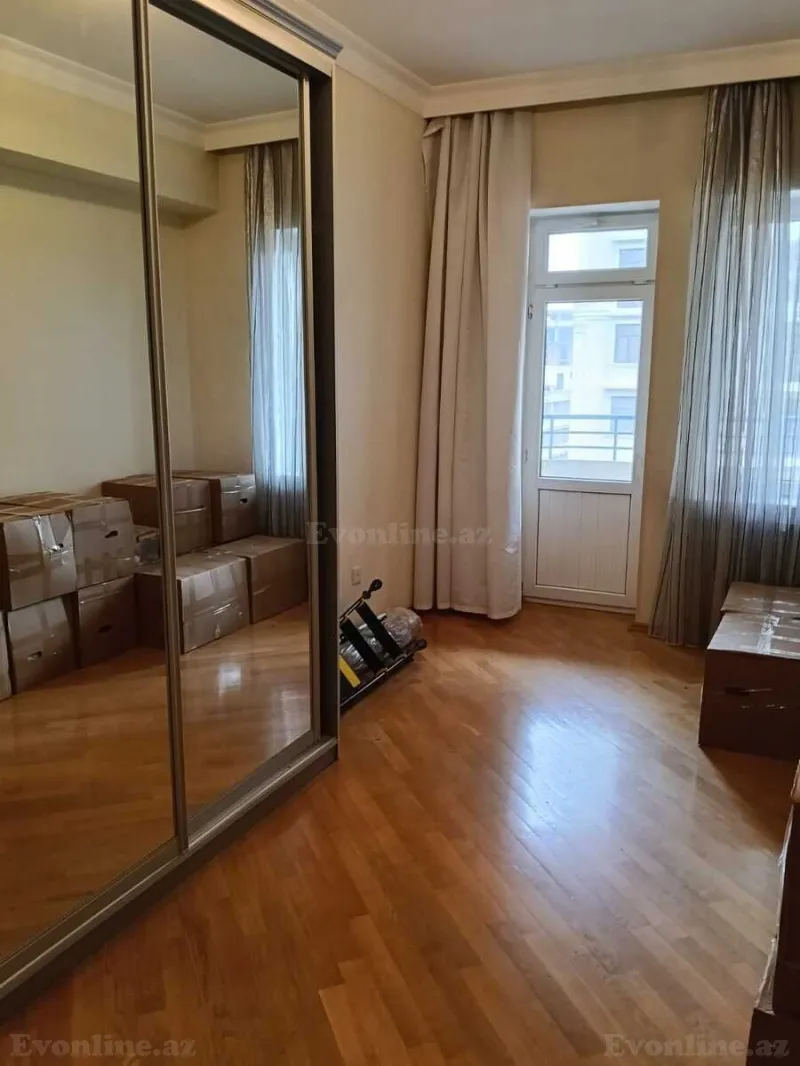 Satılır 4 otaqlı Mənzil Yeni tikili 200 m² Nəsimi r. - şəkil 16