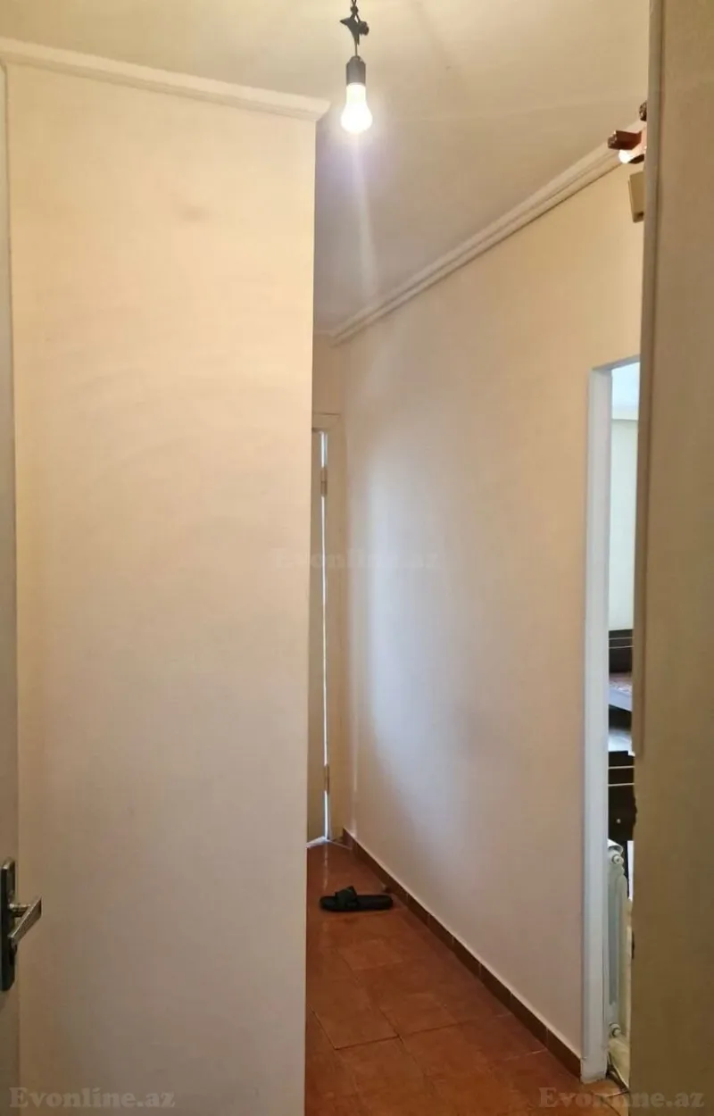 Satılır 1 otaqlı Mənzil Köhnə tikili 32 m² Gənclik m. - şəkil 4