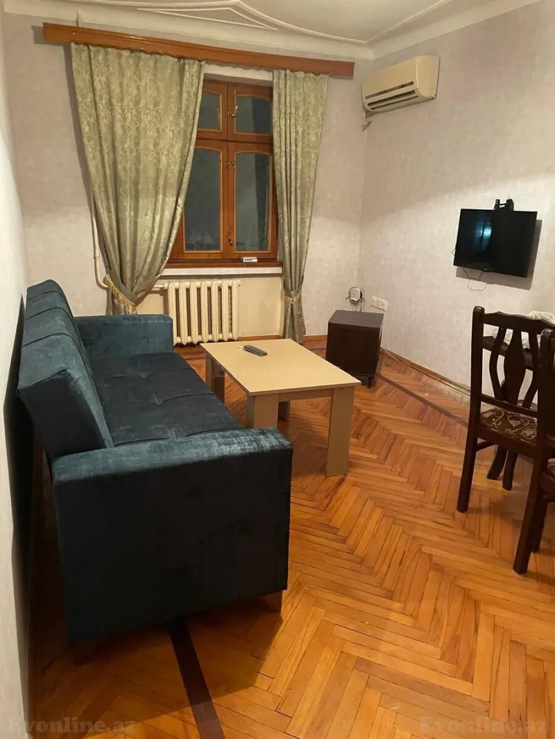 Kirayə verilir 2 otaqlı Mənzil Köhnə tikili 60 m² Əhmədli