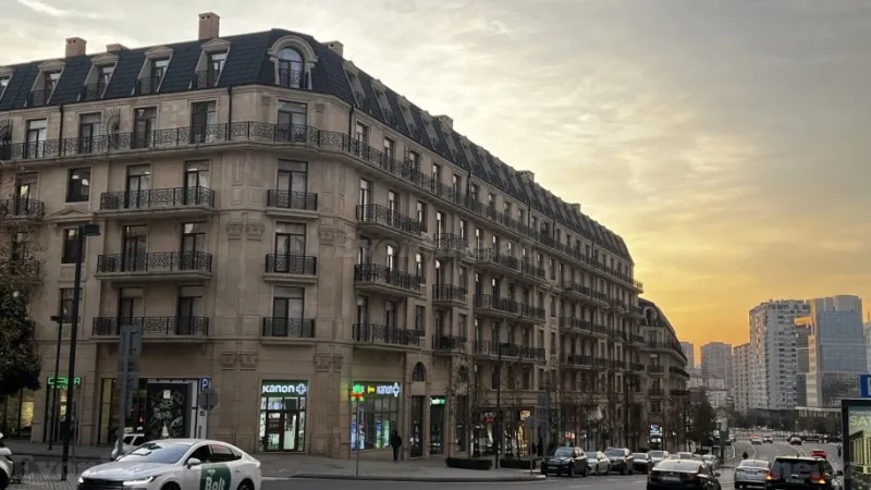 Satılır 3 otaqlı Mənzil Yeni tikili 129 m² Xətai r. - şəkil 3