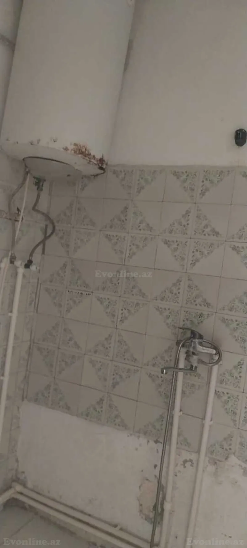 Satılır 2 otaqlı Mənzil Köhnə tikili 65 m² Xalqlar Dostluğu m. - şəkil 4