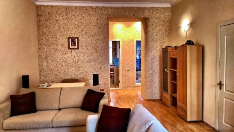 Satılır 2 otaqlı Mənzil Köhnə tikili 65 m² Sahil m. - şəkil 2