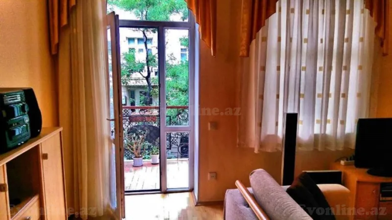 Satılır 2 otaqlı Mənzil Köhnə tikili 65 m² Sahil m. - şəkil 5