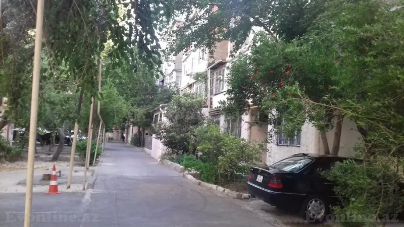 Satılır 3 otaqlı Mənzil Köhnə tikili 70 m² 8-ci mikrorayon - şəkil 2