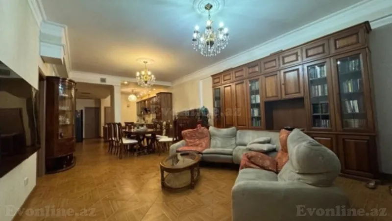 Satılır 4 otaqlı Mənzil Yeni tikili 185 m² 28 May m.