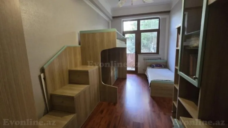 Satılır 4 otaqlı Mənzil Yeni tikili 185 m² 28 May m. - şəkil 3