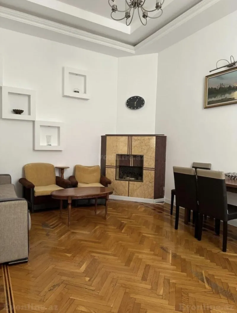 Kirayə verilir 2 otaqlı Mənzil Köhnə tikili 48 m² Sahil m.