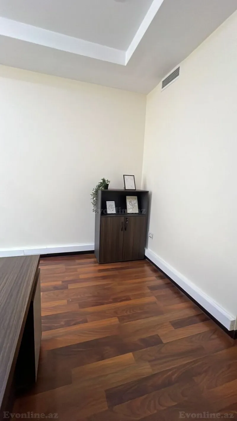 Kirayə verilir Ofis 20 m² 28 May m. - şəkil 21