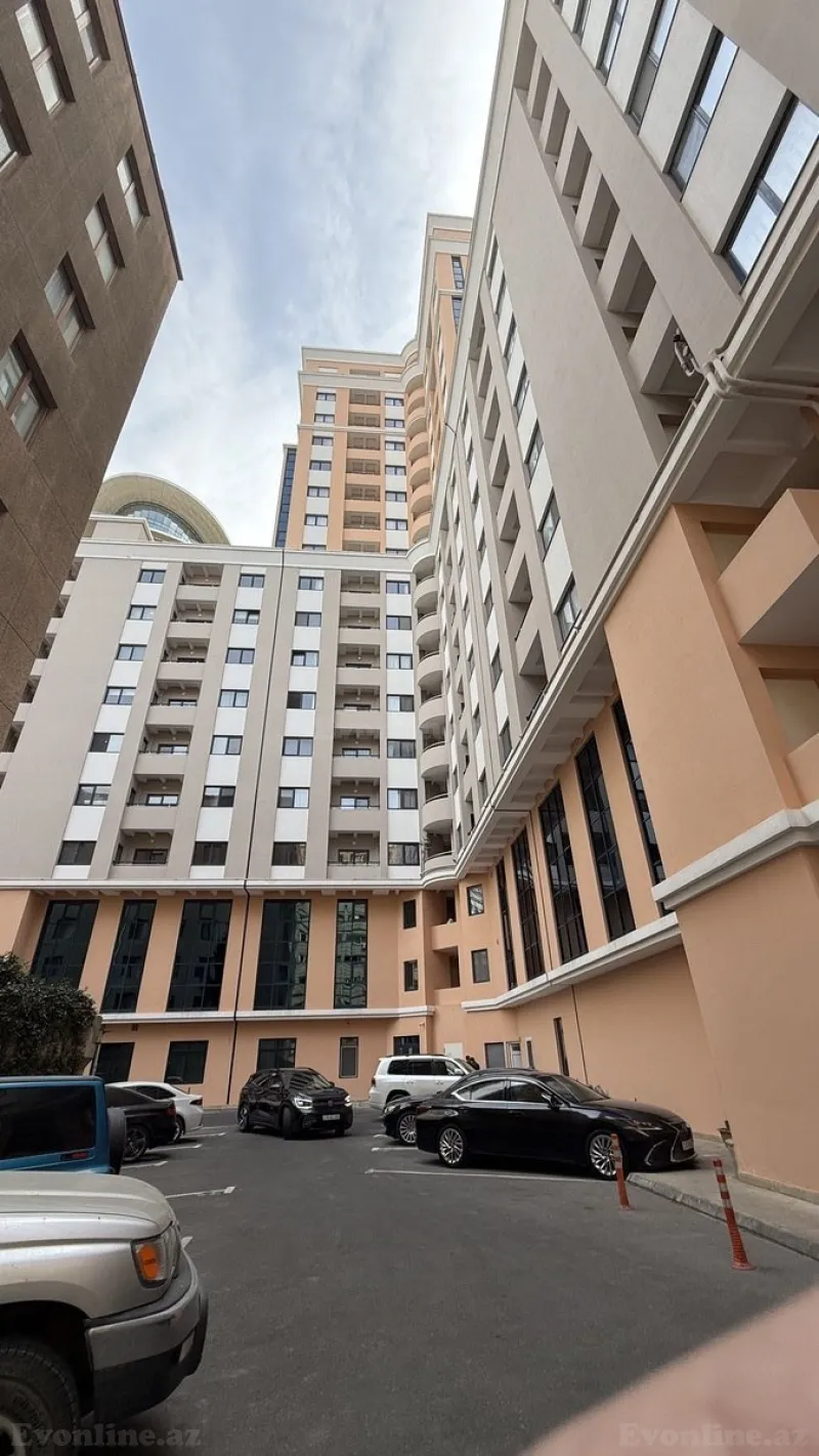 Kirayə verilir 4 otaqlı Mənzil Yeni tikili 165 m² 28 May m. - şəkil 2