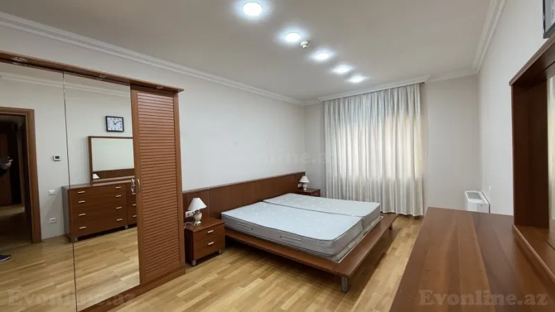 Kirayə verilir 4 otaqlı Mənzil Yeni tikili 165 m² 28 May m. - şəkil 6