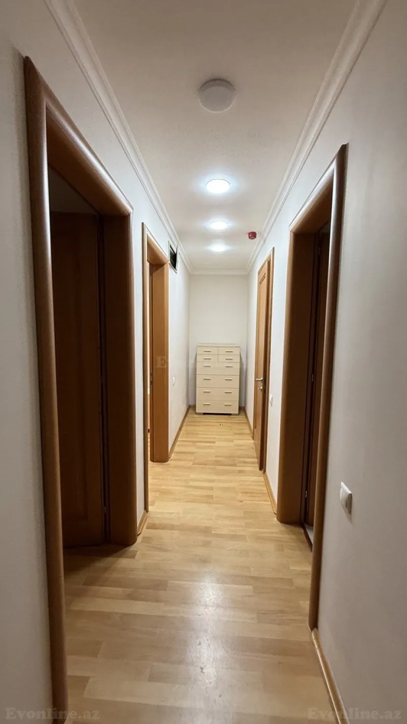 Kirayə verilir 4 otaqlı Mənzil Yeni tikili 165 m² 28 May m. - şəkil 13