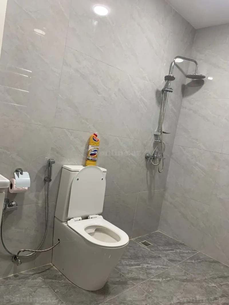 Kirayə verilir 2 otaqlı Mənzil Yeni tikili 80 m² Nərimanov r. - şəkil 14