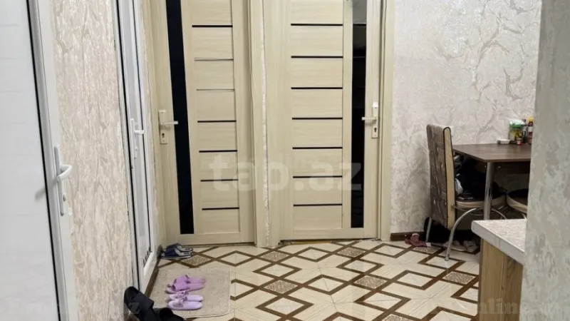 Satılır 3 otaqlı Mənzil Köhnə tikili 65 m² Gənclik m. - şəkil 2