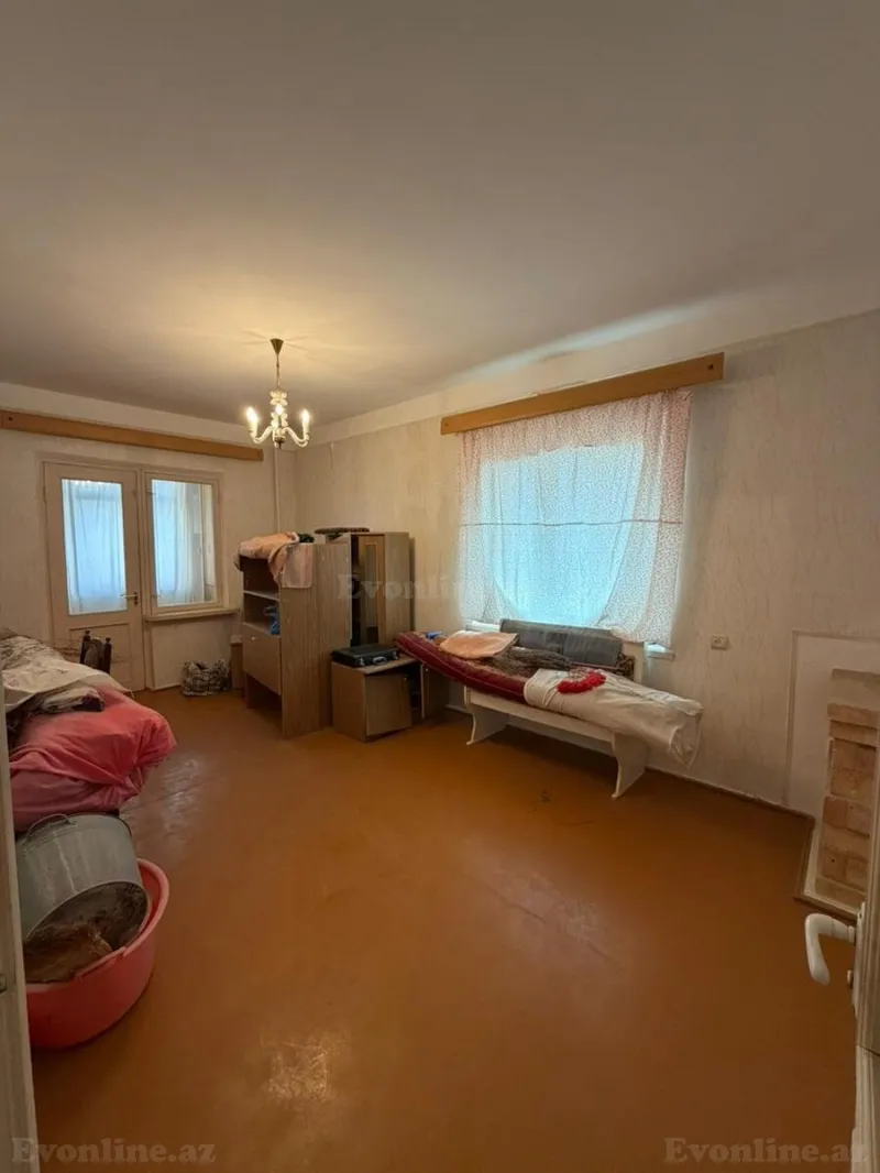 Satılır 4 otaqlı Mənzil Köhnə tikili 100 m² Yeni Yasamal