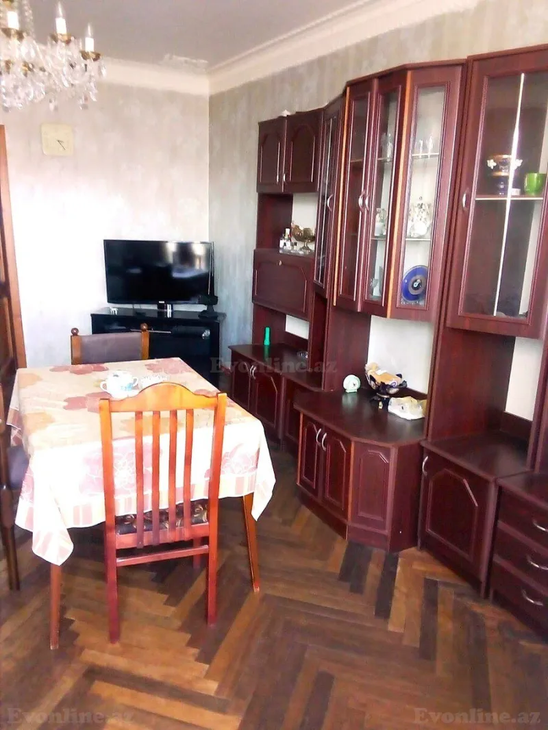 Satılır 3 otaqlı Mənzil Köhnə tikili 70 m² Yasamal r. - şəkil 4