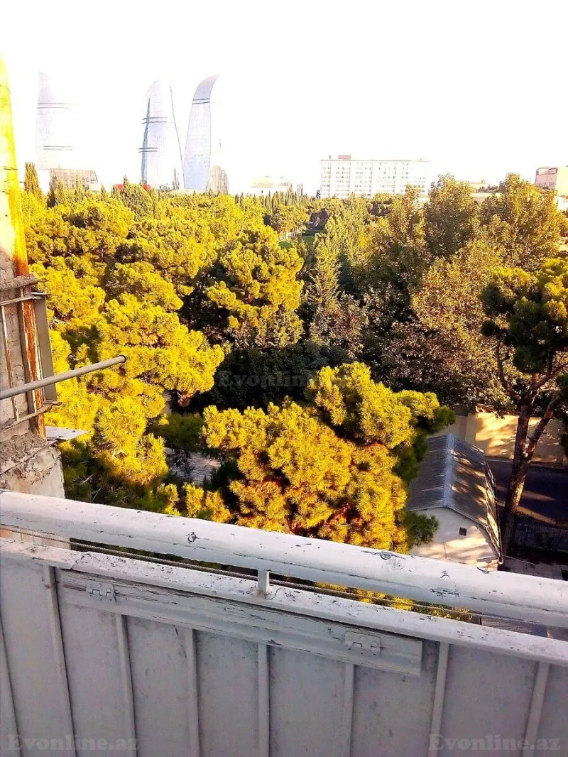 Satılır 3 otaqlı Mənzil Köhnə tikili 70 m² Yasamal r. - şəkil 5