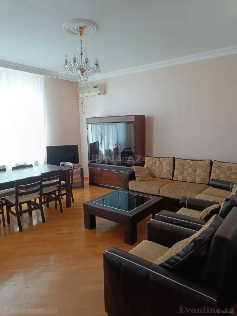 Bakı, Binəqədi r., Memar Əcəmi m., 9-cu mikrorayonda 2 otaqlı mənzil kirayə verilir