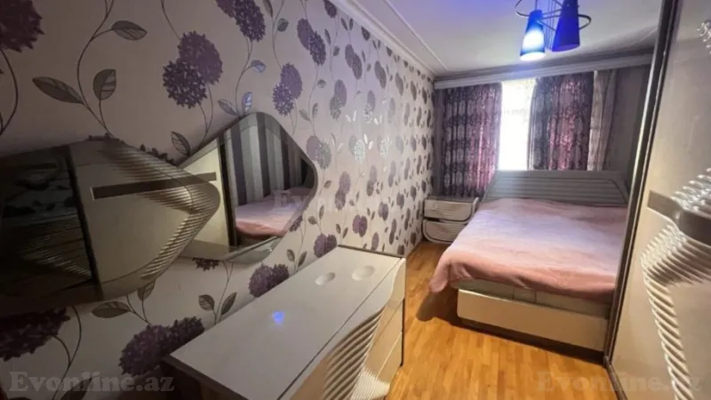 Kirayə verilir 3 otaqlı Mənzil Köhnə tikili 100 m² Nəriman Nərimanov m.