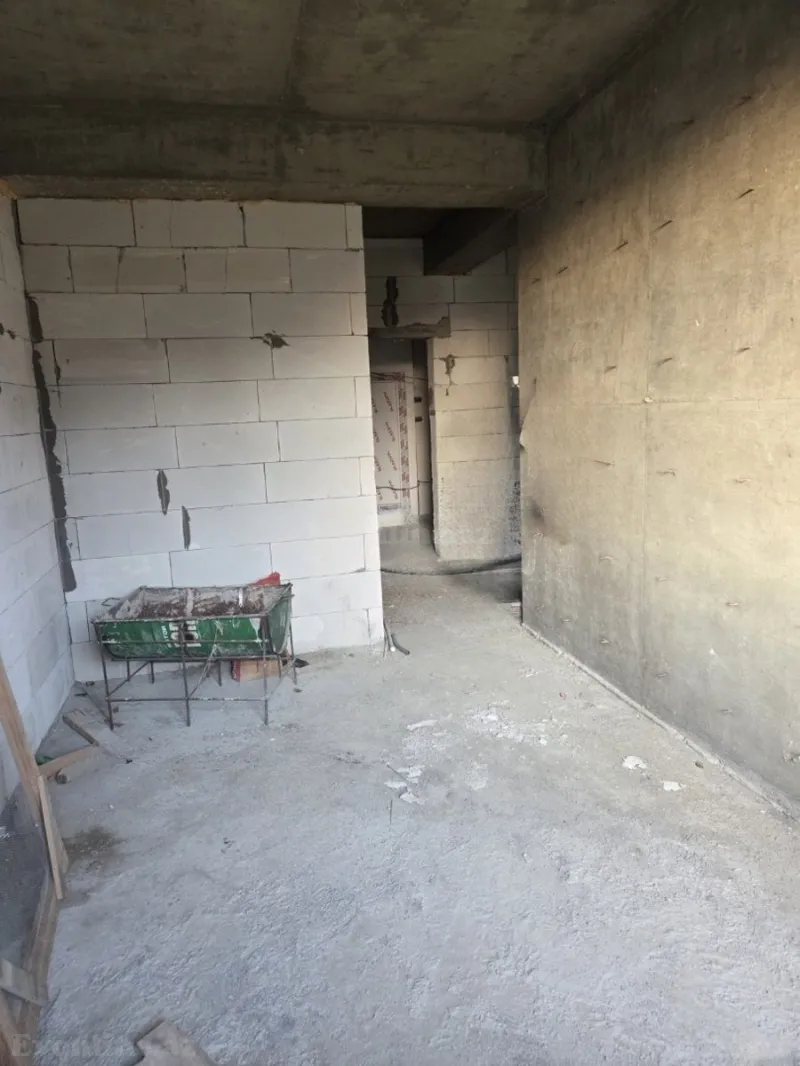 Satılır 3 otaqlı Mənzil Yeni tikili 90 m² Qara Qarayev m. - şəkil 2