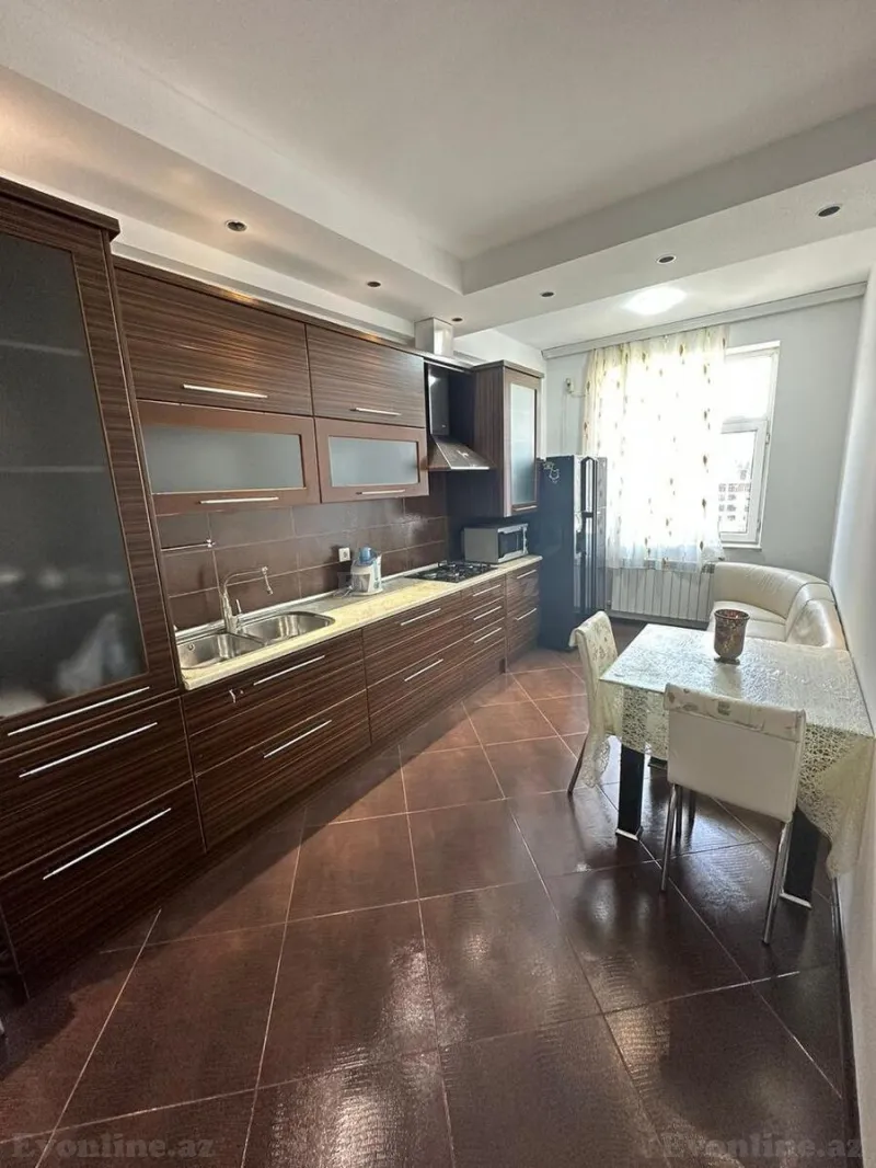 Kirayə verilir 3 otaqlı Mənzil Yeni tikili 130 m² 28 May m. - şəkil 13