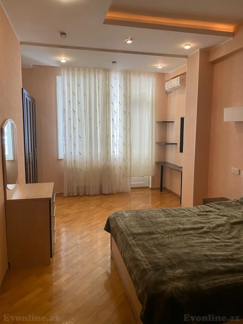 Satılır 2 otaqlı Mənzil Yeni tikili 105 m² 28 May m.