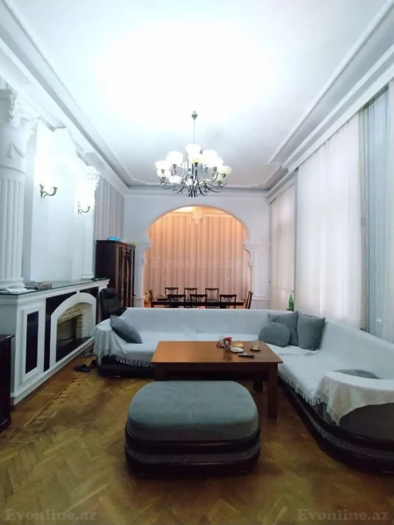 Satılır 4 otaqlı Mənzil Köhnə tikili 220 m² Sahil m. - şəkil 2