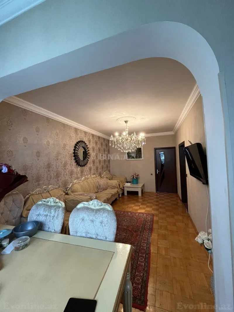 Kirayə verilir 3 otaqlı Mənzil Köhnə tikili 83 m² Memar Əcəmi m.