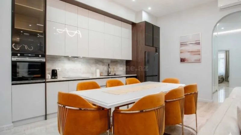 Kirayə verilir 3 otaqlı Mənzil Yeni tikili 130 m² Xətai r. - şəkil 2