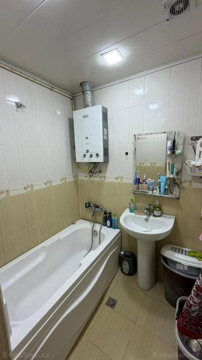 Satılır 2 otaqlı Mənzil Köhnə tikili 70 m² 8 Noyabr m. - şəkil 5