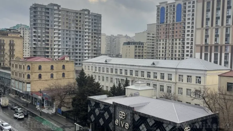 Kirayə verilir 4 otaqlı Mənzil Yeni tikili 170 m² Nərimanov r.