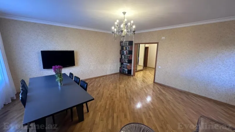 Kirayə verilir 3 otaqlı Mənzil Yeni tikili 130 m² Xətai m.