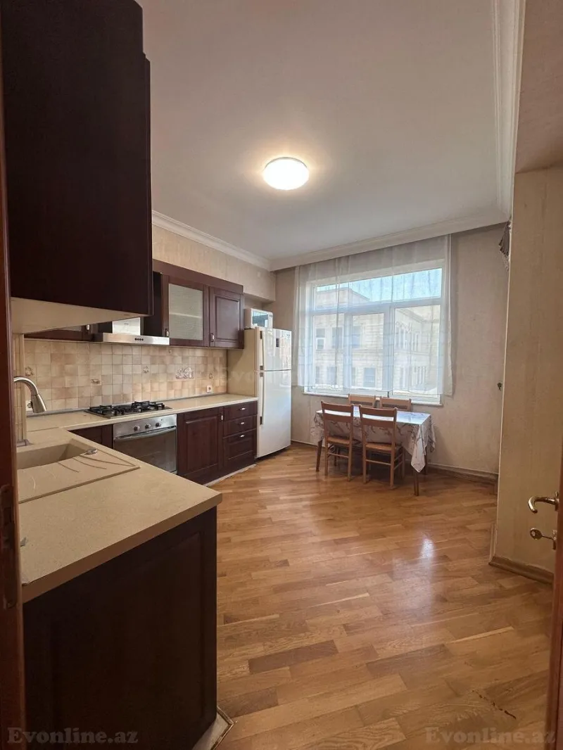 Kirayə verilir 3 otaqlı Mənzil Yeni tikili 130 m² Xətai m. - şəkil 9